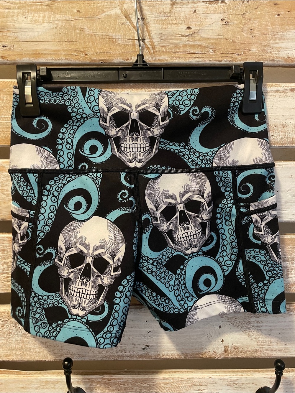 Constantly Varied Gear (CVG) Kraken Skull Leggings Shorts Size XS - Picture 2 of 3